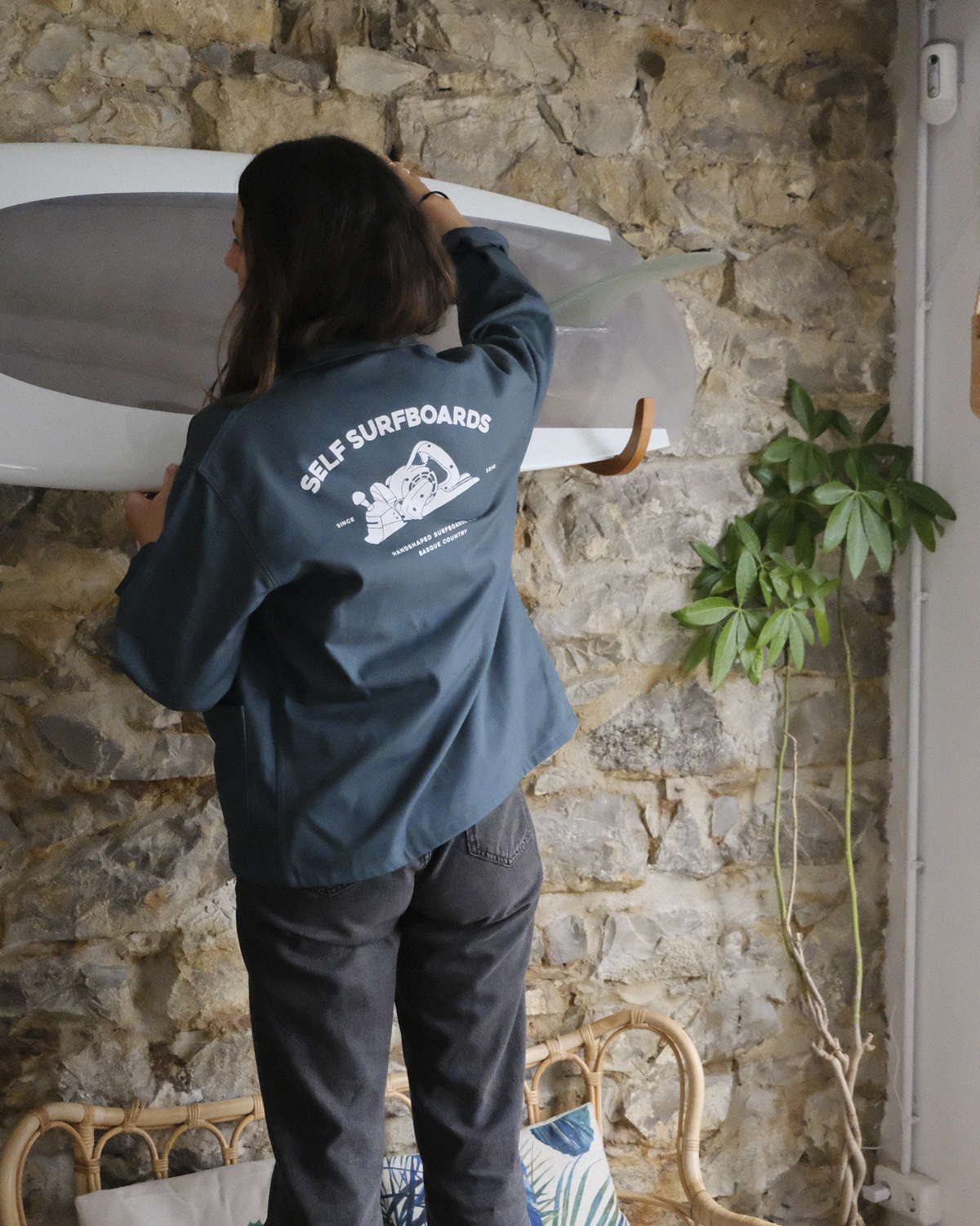 worker-verde-back-chica-2
